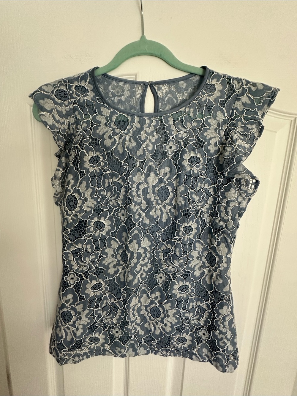 White House Black Market NWOT Blue Floral Lace Cap-Sleeve Blouse